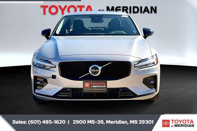 2024 Volvo S60 B5 Ultimate Dark Theme 2024 Volvo S60 B5 Ultimate Dark Theme