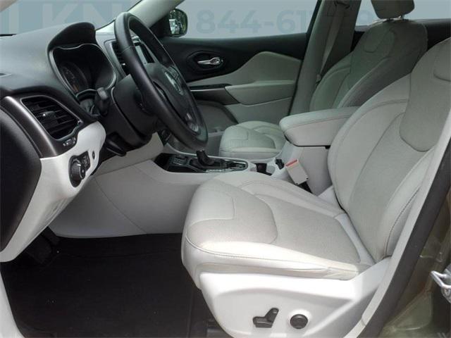 2019 Jeep Cherokee Limited FWD
