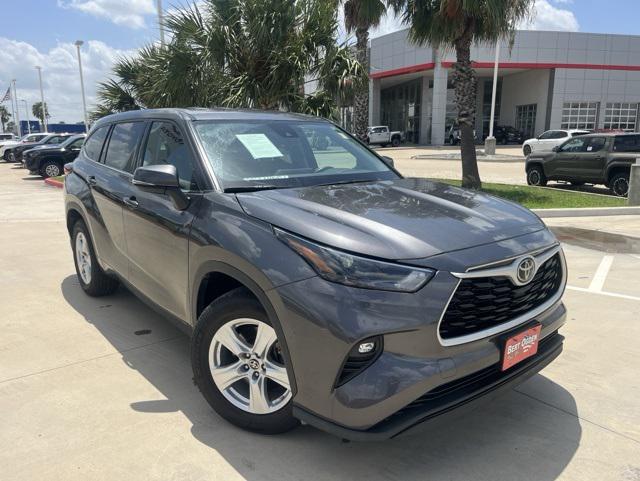 2022 Toyota Highlander LE
