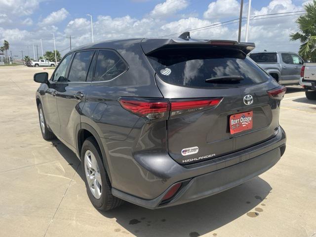 2022 Toyota Highlander LE