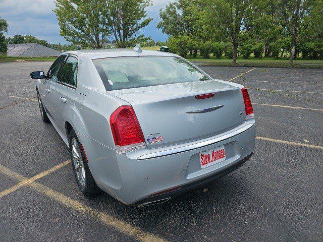 2021 Chrysler 300 Touring L AWD