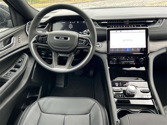 2025 Jeep Grand Cherokee GRAND CHEROKEE OVERLAND 4X4