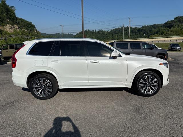 2022 Volvo XC90 T5 Momentum 7 Passenger 2022 Volvo XC90 T5 Momentum 7 Passenger