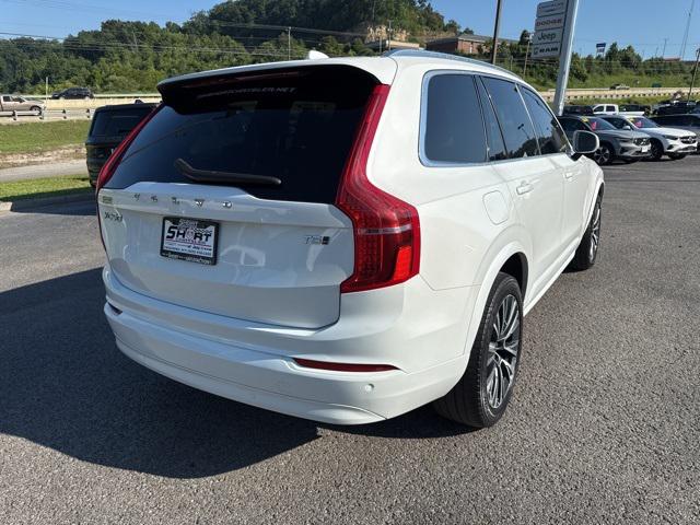 2022 Volvo XC90 T5 Momentum 7 Passenger 2022 Volvo XC90 T5 Momentum 7 Passenger