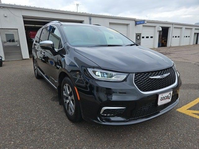 2023 Chrysler Pacifica Hybrid Pinnacle