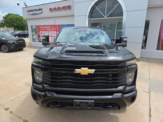 2024 Chevrolet Silverado 2500HD 4WD Crew Cab Standard Bed Custom