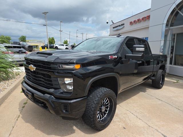 2024 Chevrolet Silverado 2500HD 4WD Crew Cab Standard Bed Custom