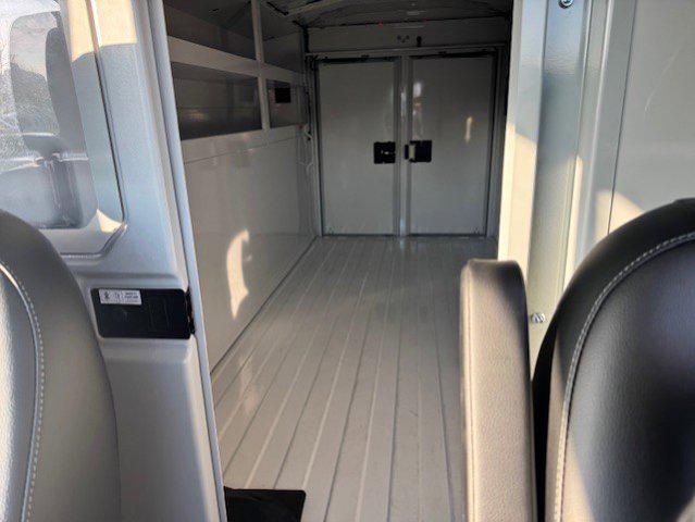 2024 Ford Transit Cutaway Base