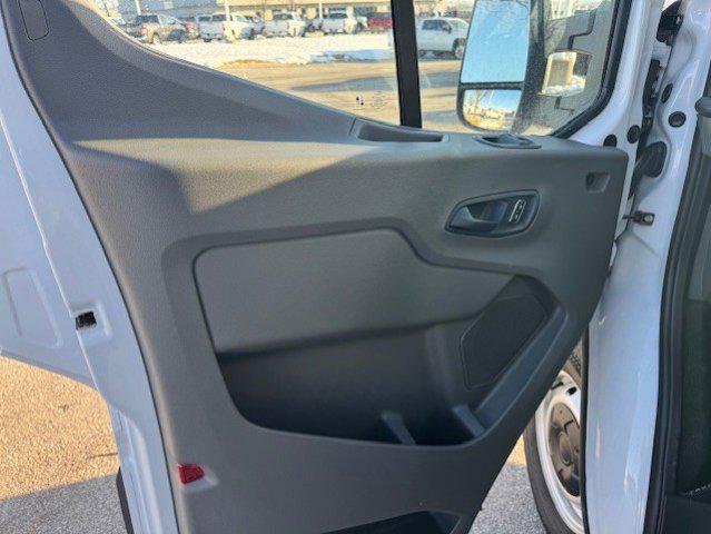 2024 Ford Transit Cutaway Base
