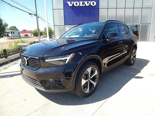 2026 Volvo XC40 B5 Plus