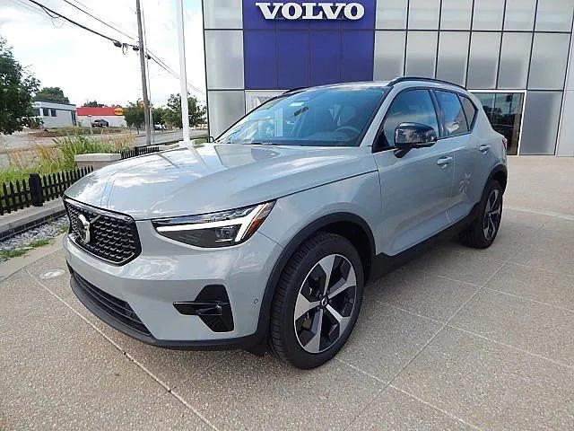 2026 Volvo XC40 B5 Plus