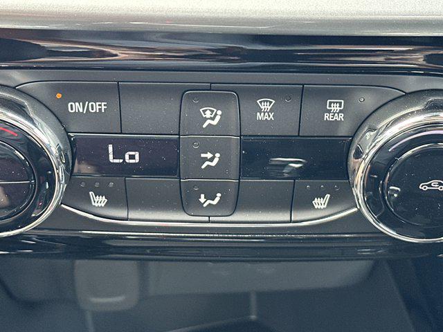 2025 Chevrolet Trax FWD LT