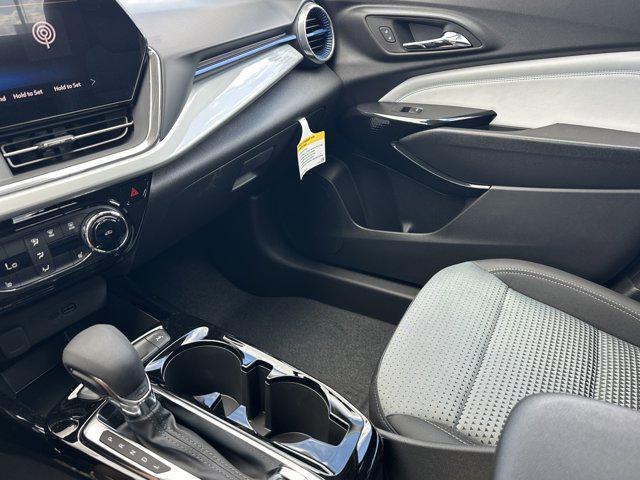 2025 Chevrolet Trax FWD LT