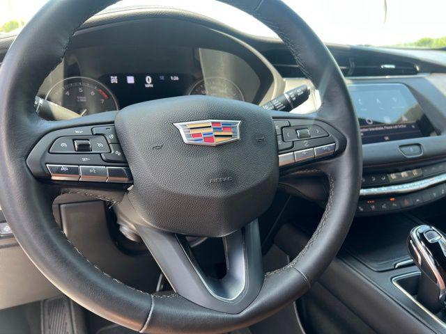 2022 Cadillac XT4 AWD Premium Luxury
