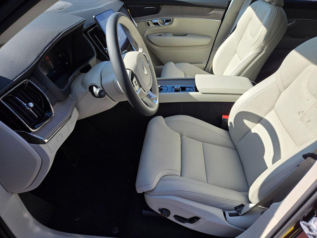 2025 Volvo XC90 Ultra - Photo 9
