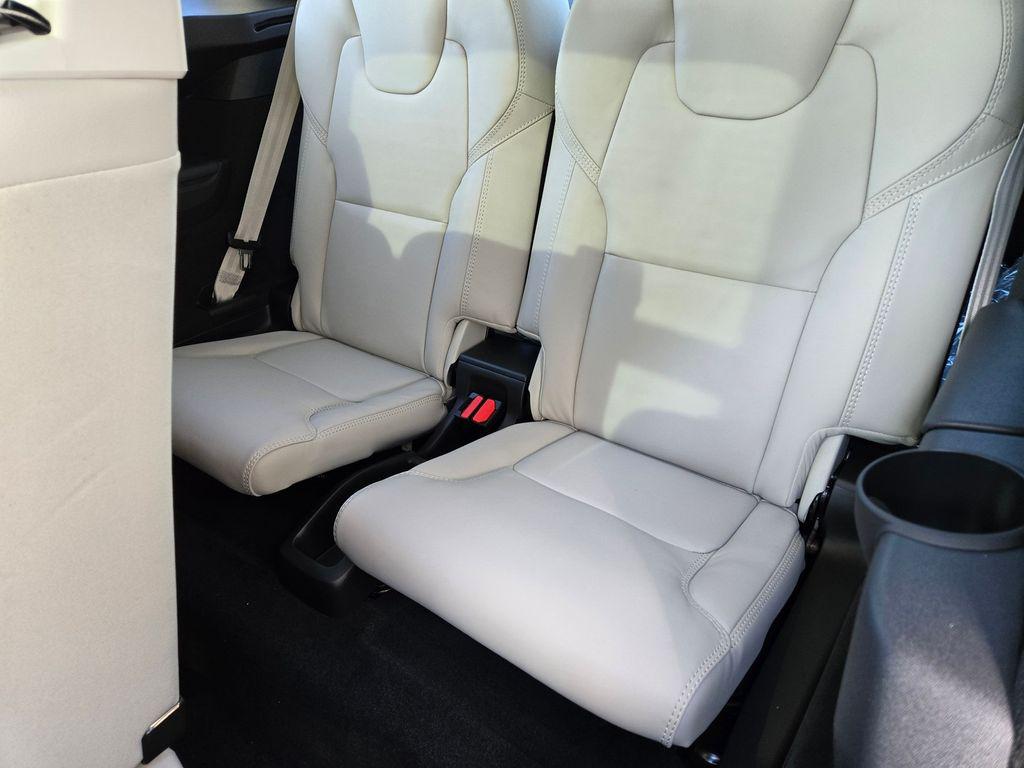 2025 Volvo XC90 Ultra - Photo 13