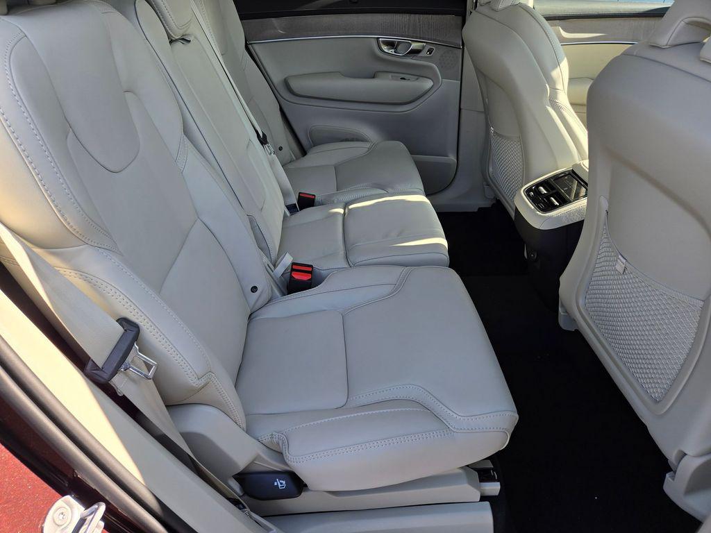 2025 Volvo XC90 Ultra - Photo 19