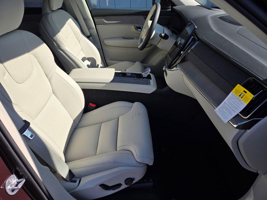 2025 Volvo XC90 Ultra - Photo 20
