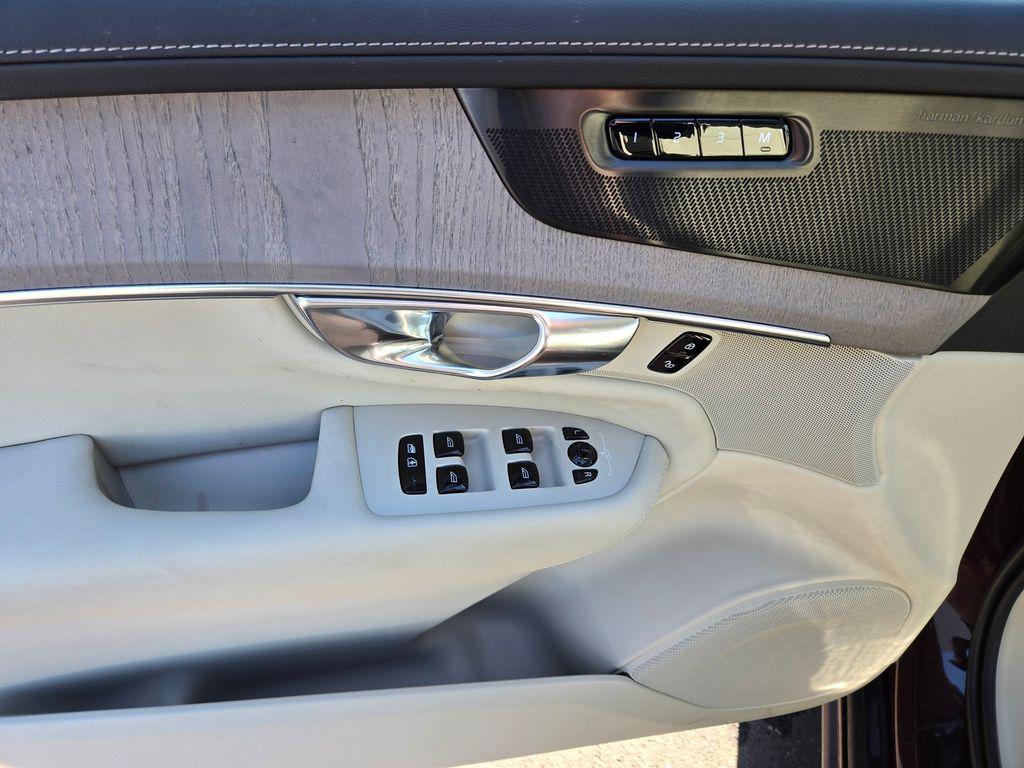 2025 Volvo XC90 Ultra - Photo 23
