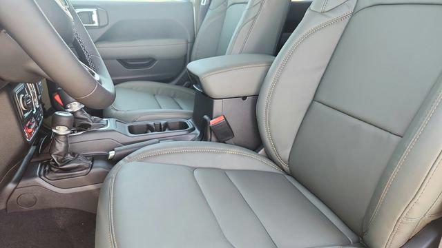2025 Jeep Gladiator GLADIATOR MOJAVE X 4X4