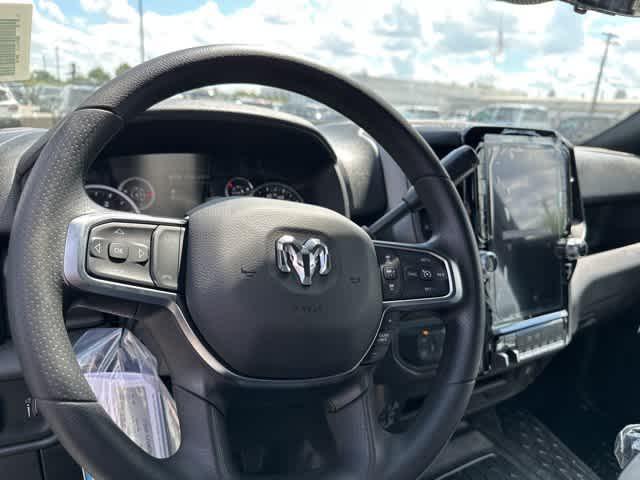 2025 RAM Ram 3500 Chassis Cab RAM 3500 TRADESMAN CREW CAB CHASSIS 4X4 60 CA 2025 RAM Ram 3500 Chassis Cab RAM 3500 TRADESMAN CREW CAB CHASSIS 4X4 60 CA