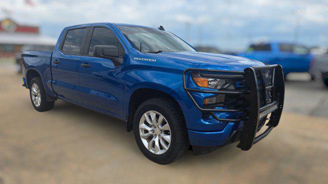 2022 Chevrolet Silverado 1500 4WD Crew Cab Short Bed Custom