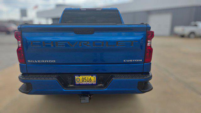 2022 Chevrolet Silverado 1500 4WD Crew Cab Short Bed Custom