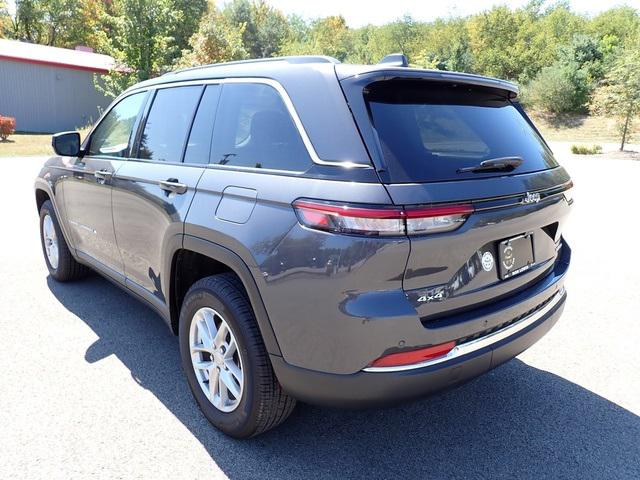 2023 Jeep Grand Cherokee Laredo 4x4