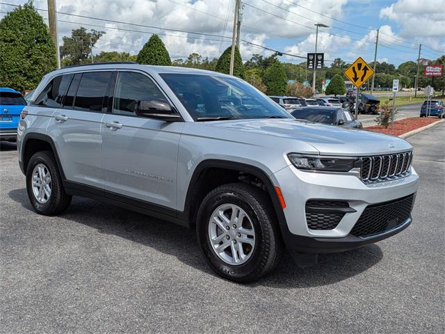 2024 Jeep Grand Cherokee Laredo 4x2