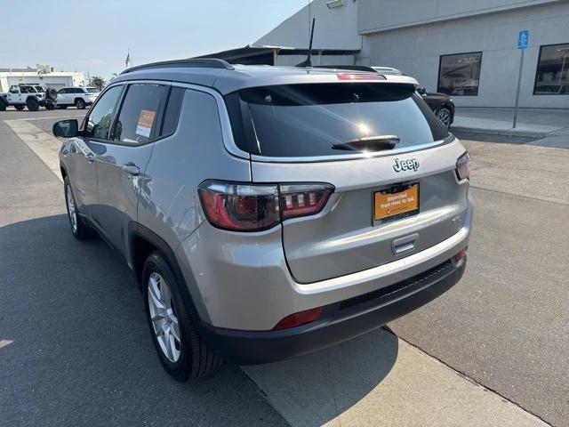 2022 Jeep Compass Latitude FWD
