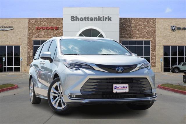 2023 Toyota Sienna Platinum
