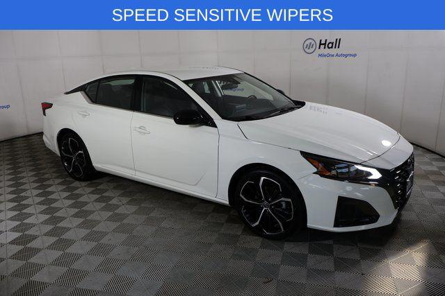2023 Nissan Altima SR FWD