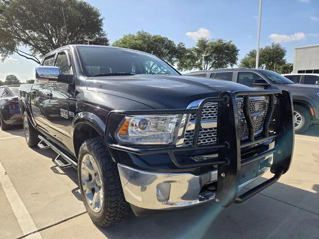 2017 RAM 1500 Laramie Crew Cab 4x4 57 Box