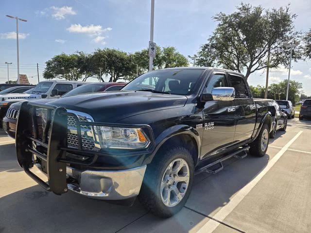 2017 RAM 1500 Laramie Crew Cab 4x4 57 Box