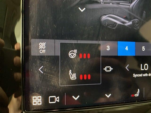 2024 Volvo XC60 B5 Plus Dark Theme