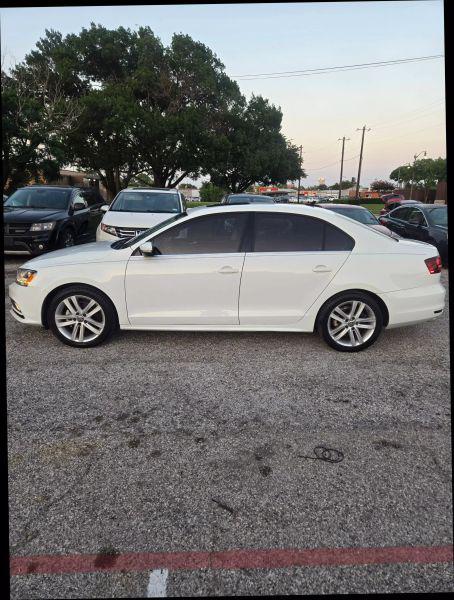 2017 Volkswagen Jetta 1.8T SEL Premium