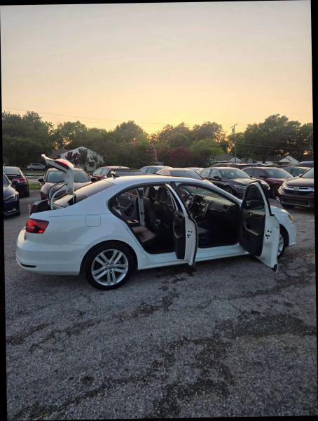 2017 Volkswagen Jetta 1.8T SEL Premium