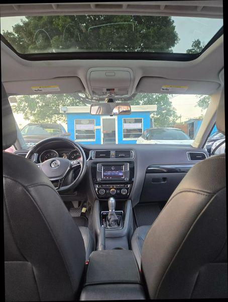 2017 Volkswagen Jetta 1.8T SEL Premium