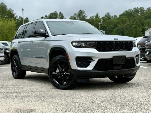 2025 Jeep Grand Cherokee Altitude 4x2