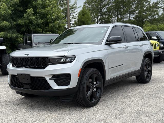 2025 Jeep Grand Cherokee Altitude 4x2