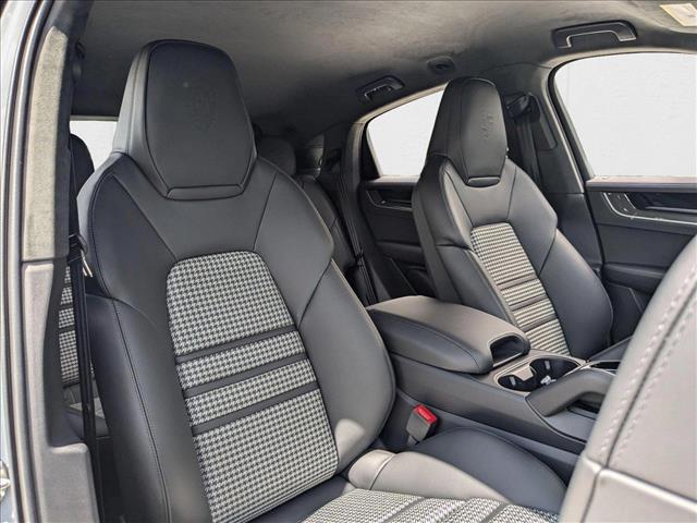 2025 Porsche Cayenne E-Hybrid S