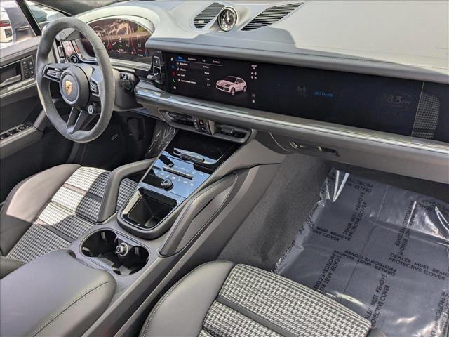 2025 Porsche Cayenne E-Hybrid S