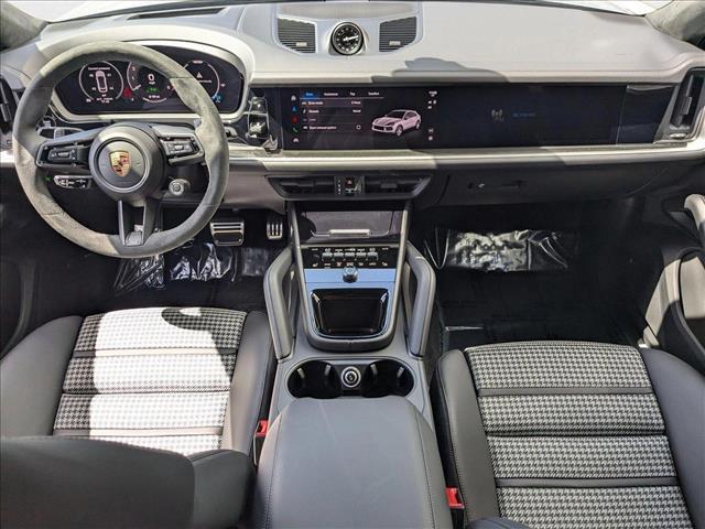 2025 Porsche Cayenne E-Hybrid S