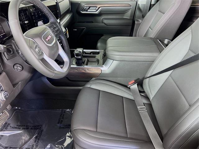 2025 GMC Sierra 1500 2WD Crew Cab Short Box SLT