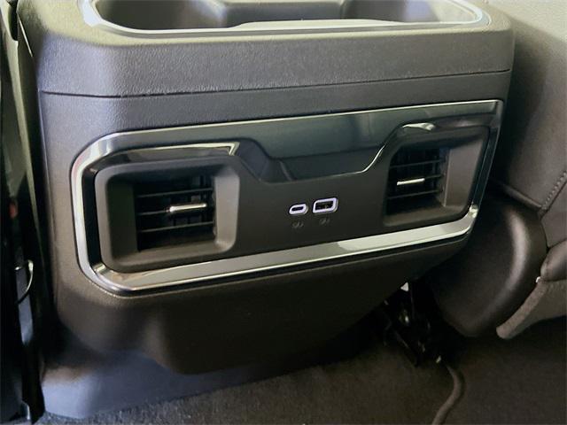 2025 GMC Sierra 1500 2WD Crew Cab Short Box SLT