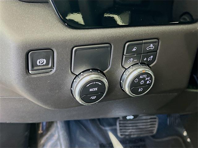 2025 GMC Sierra 1500 2WD Crew Cab Short Box SLT