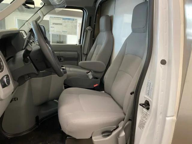 2026 Ford E-350 Cutaway E-350 SRW 138 WB