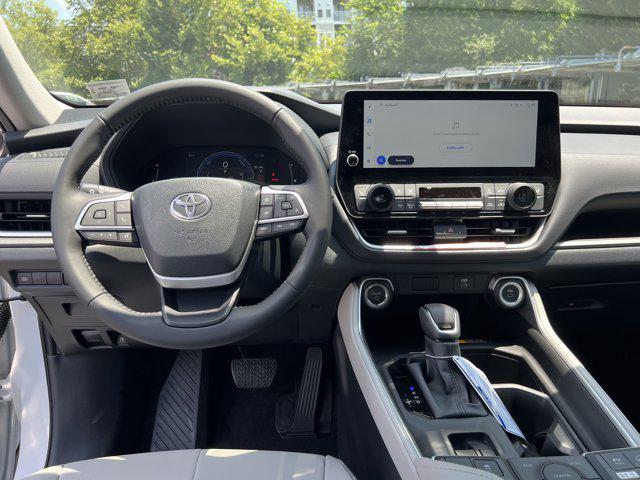 2025 Toyota Grand Highlander Hybrid XLE