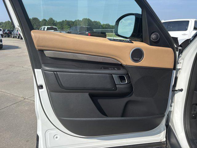 2023 Land Rover Discovery P360 Metropolitan Edition