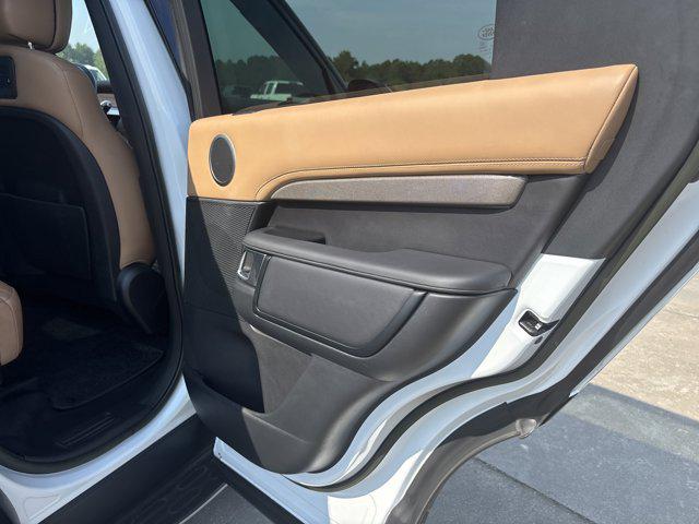2023 Land Rover Discovery P360 Metropolitan Edition